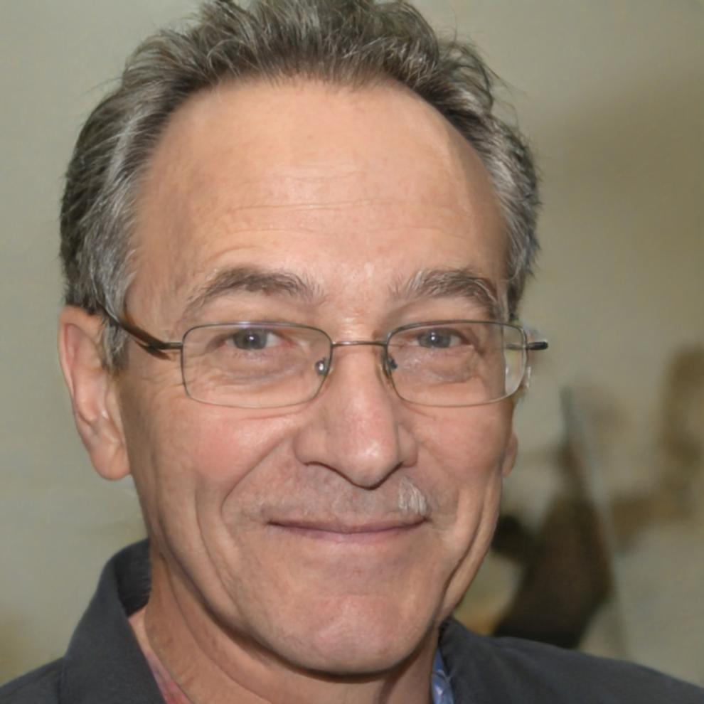 Ritratto del dott. Marco Benedetti, esperto in dinamiche familiari